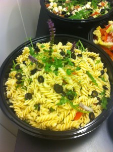Pastasallad med oliver gävle utflykt buffe catering picknick